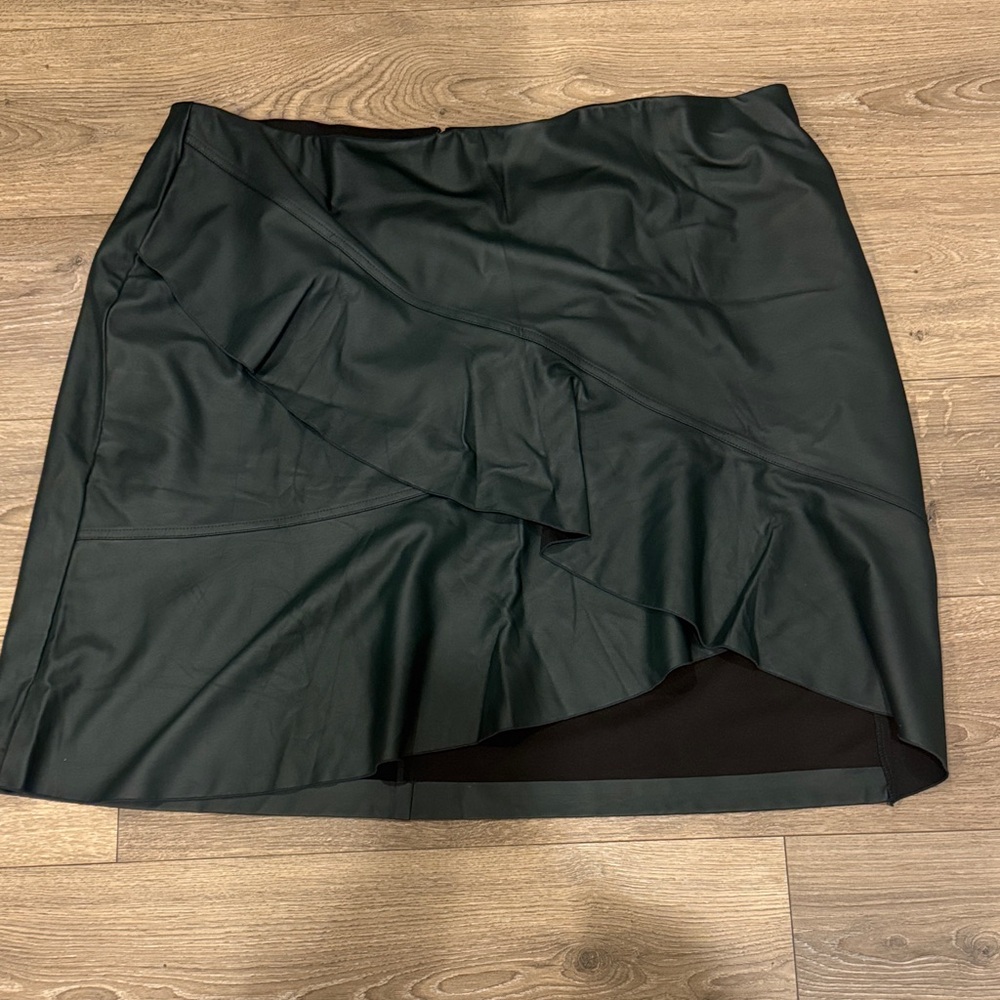 Elegant Black Women's Skirt